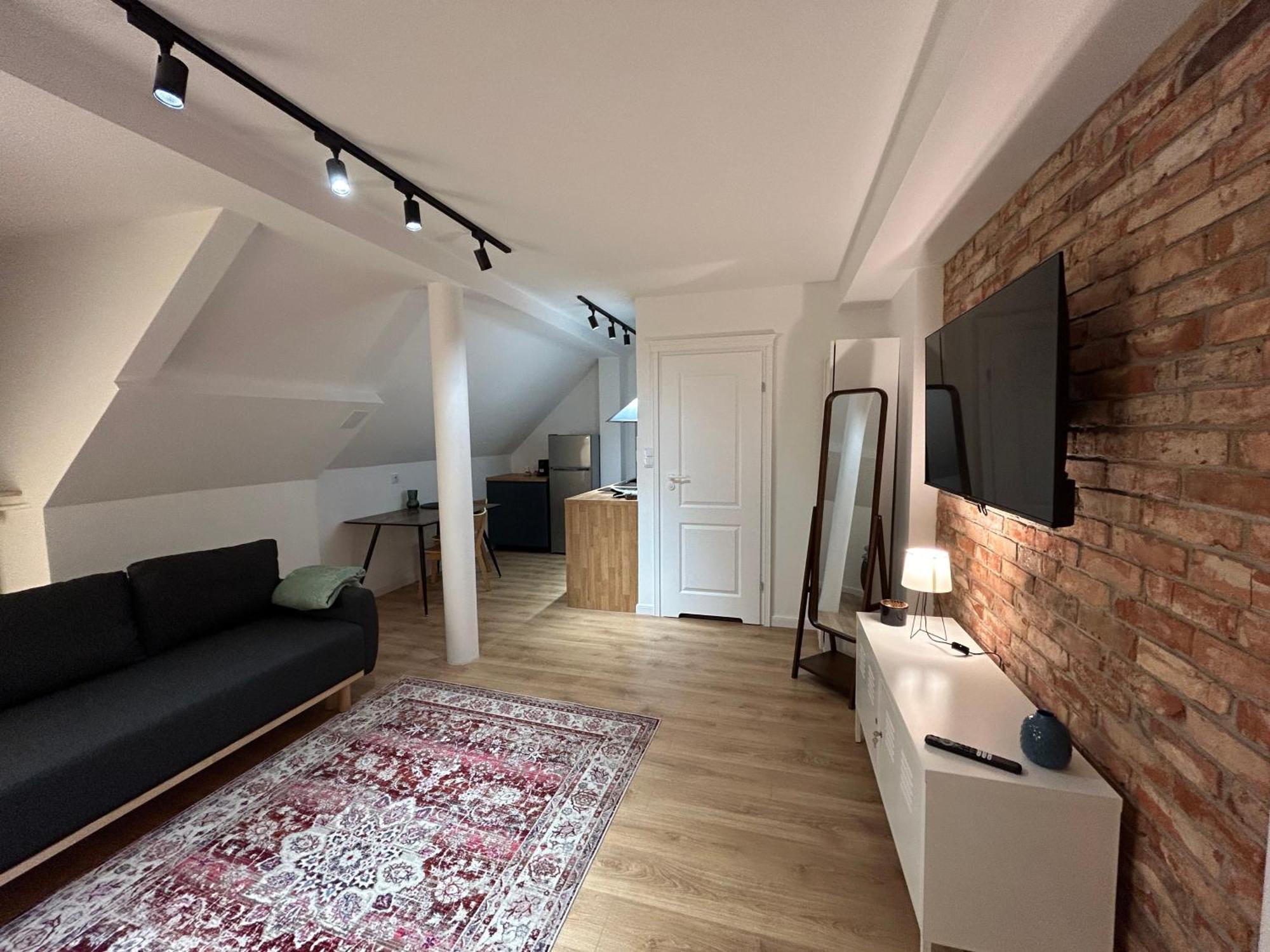 Old Tenement Apartment Warsaw Exterior photo